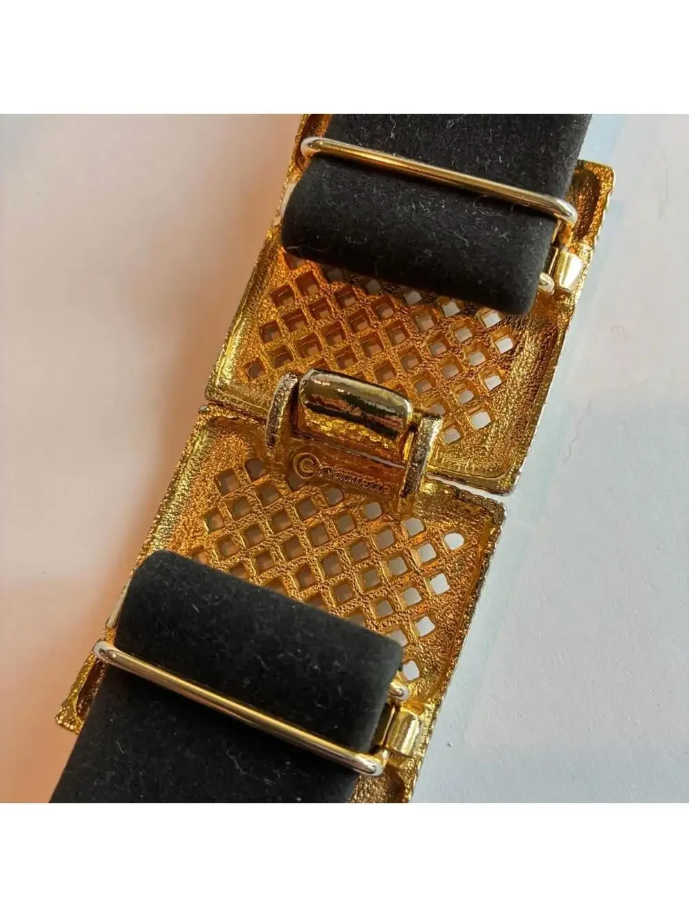 Vintage Paquette Gold Tone Mesh Buckle Belt Black Faux Suede Adjustable 29-32